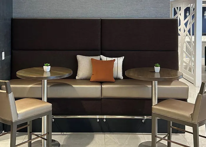 Cambria Hotel Niagara Falls