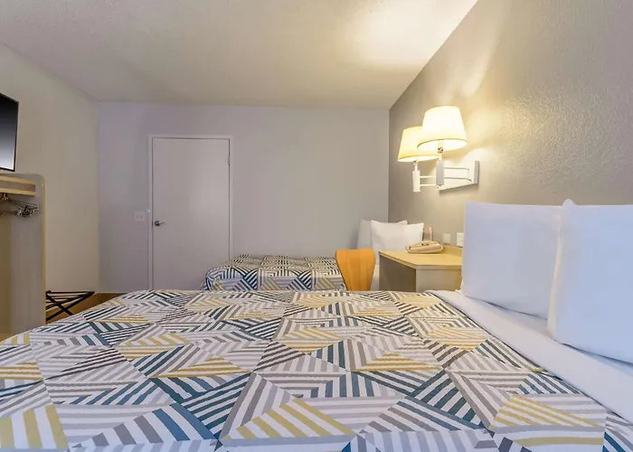Motel 6 Hayward, Ca- Silicon Valley Gateway