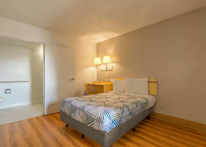 Motel 6 Hayward, Ca- Silicon Valley Gateway