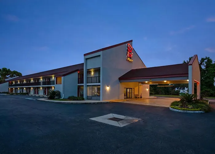Red Roof Inn Plus+ Mt Pleasant - Patriots Point