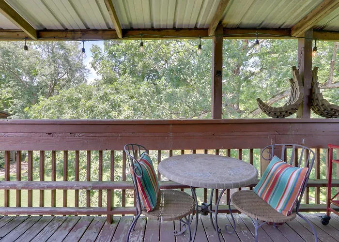 3 Mi To Great Smoky Mtn Np: Riverfront Retreat