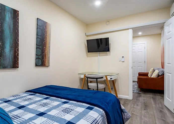 Luxe Retreat 2 Bedroom Hideaway Minutes From Nyc