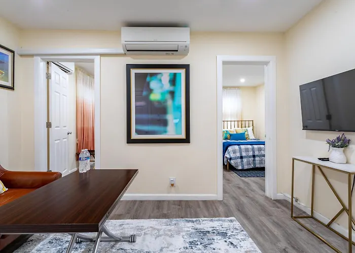 Luxe Retreat 2 Bedroom Hideaway Minutes From Nyc