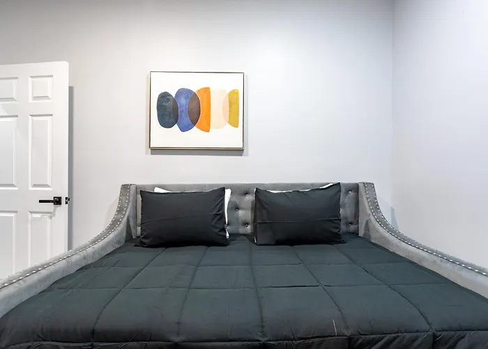 Modern Escape 3Br Apt With Parking