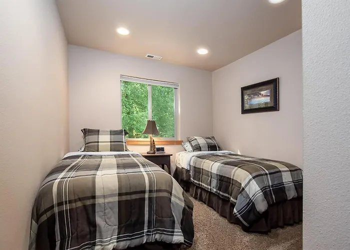 Coffee Time Cabin | Hot Tub, Wifi, Grill