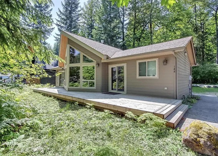 Coffee Time Cabin | Hot Tub, Wifi, Grill