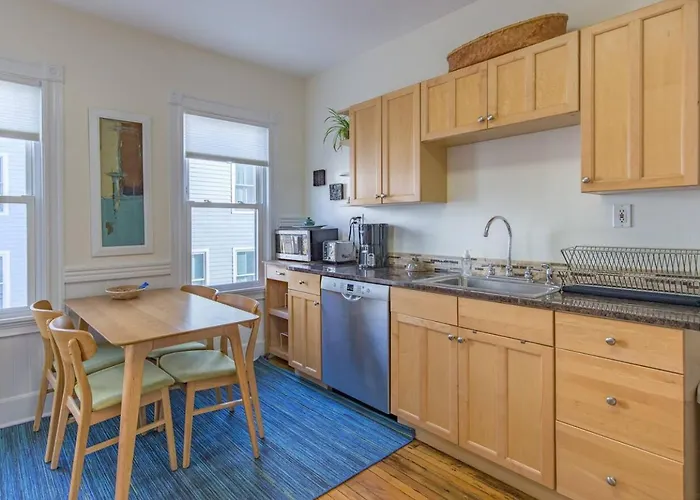 Peaceful Oasis On Munjoy Hill 2Nd Flr 3Br Parking