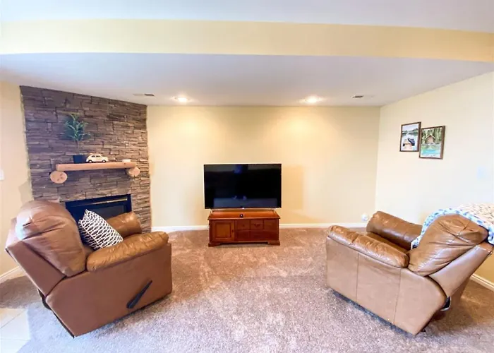 Lake View Condo 890 2
