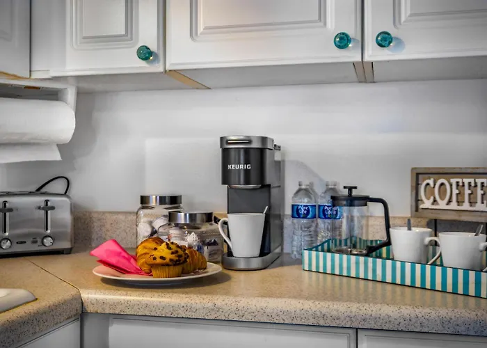 Beach Cottage With Heated Pool Just Off Siesta Key