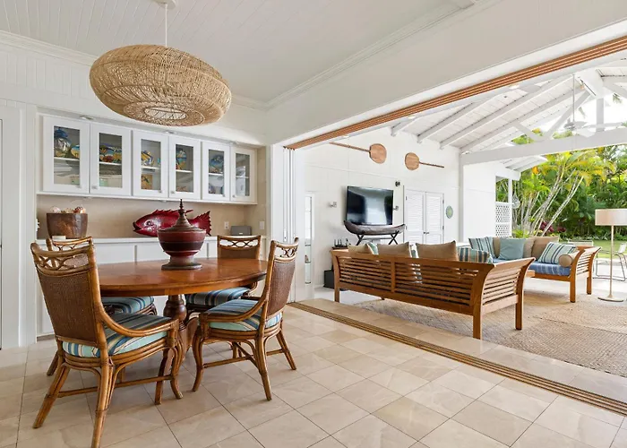 Upscale Kailua Getaway: Steps To Swim Beach!