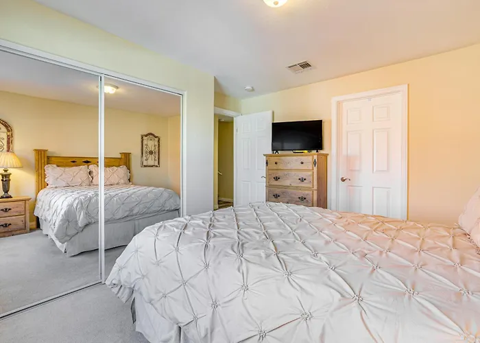 Resort Pool & Spa Access: Mesquite Condo!