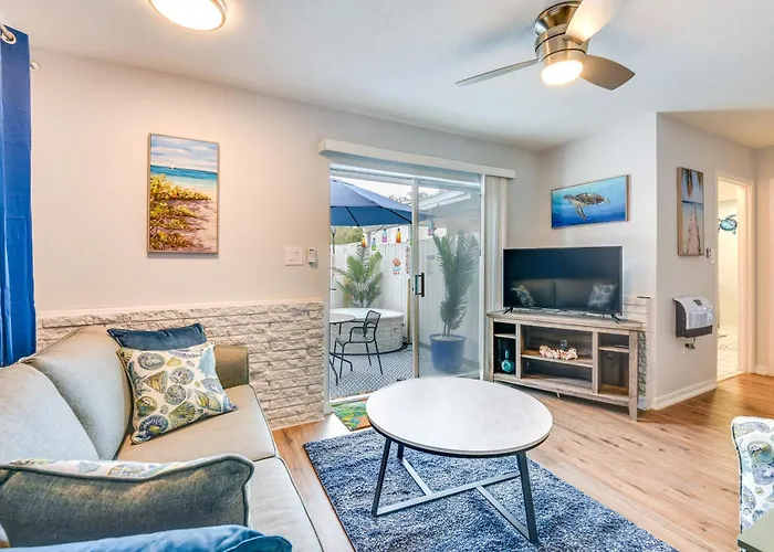 Private Hot Tub: Fort Walton Beach Bungalow!