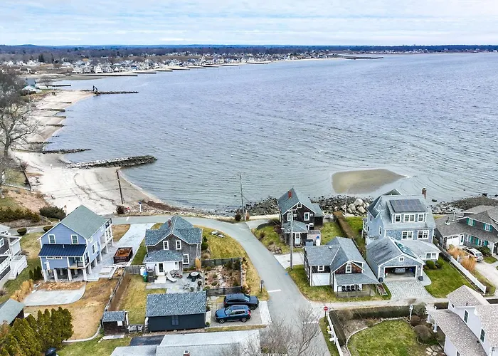 Charming Westbrook Cottage, Steps To Private Beach