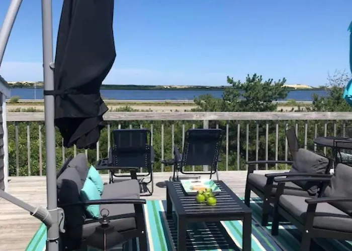 North Truro Pet-Friendly Home Near Secluded Beach