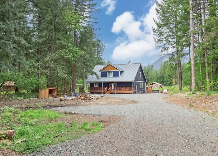 Timbers Edge | Quaint Oasis ~ Hot Tub ~ Ev Charger