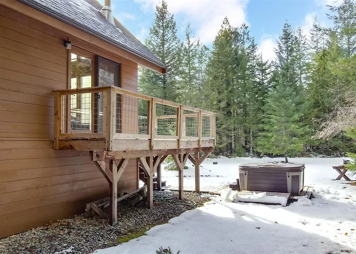 Trails End | Hot Tub, Starlink, Woodstove