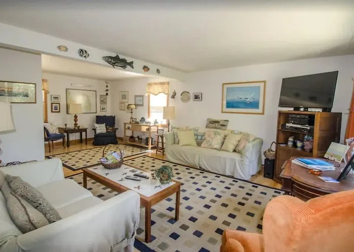Centrally Located Spacious 3 Bedroom