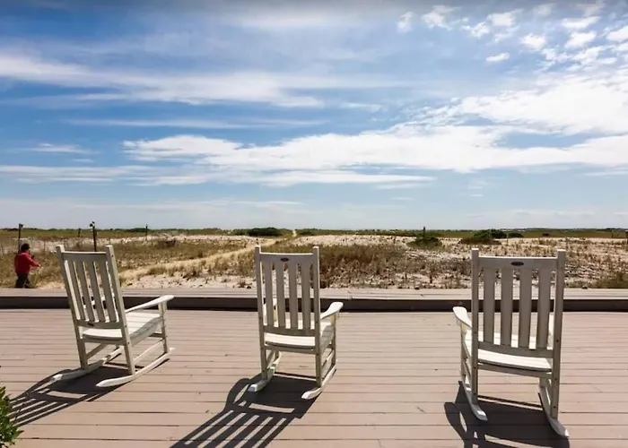 Water'S Edge Renovated Condo With Marina Views