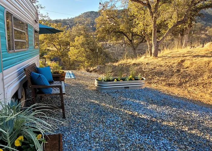 Cozy Farm Stay For Two
