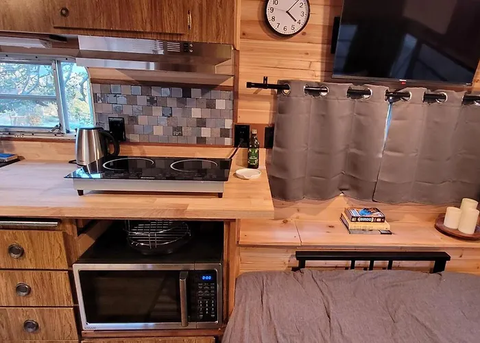 Cozy Farm Stay For Two