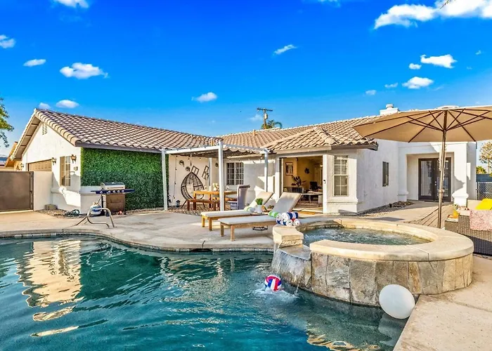Amazing 5Br Villa With Heated Pool