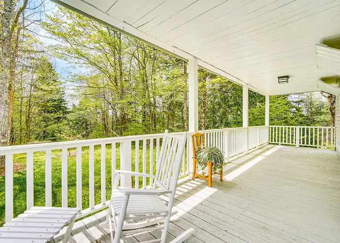4 Mi To Lake Raponda! Secluded Family Cottage