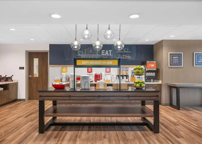 Hampton Inn & Suites Bakersfield Central