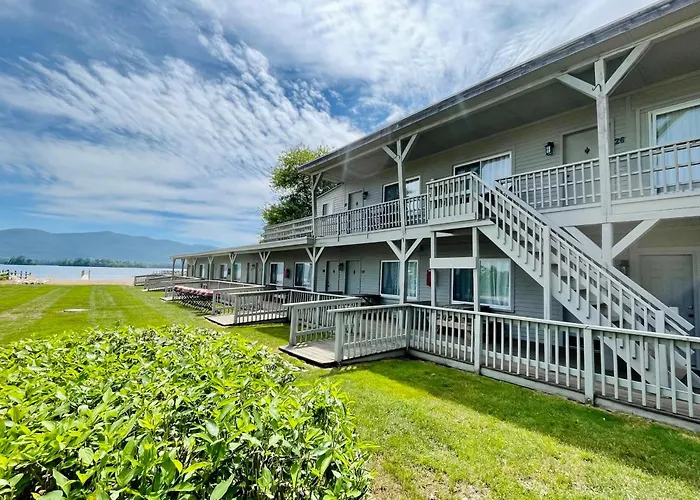 Waters Edge Lodge