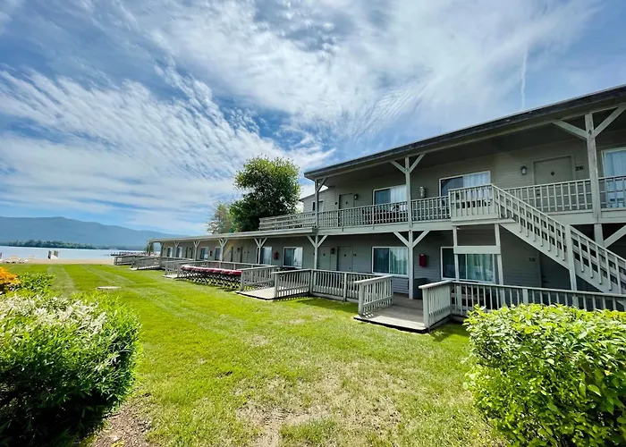 Waters Edge Lodge