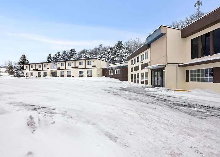 Econo Lodge Manistee