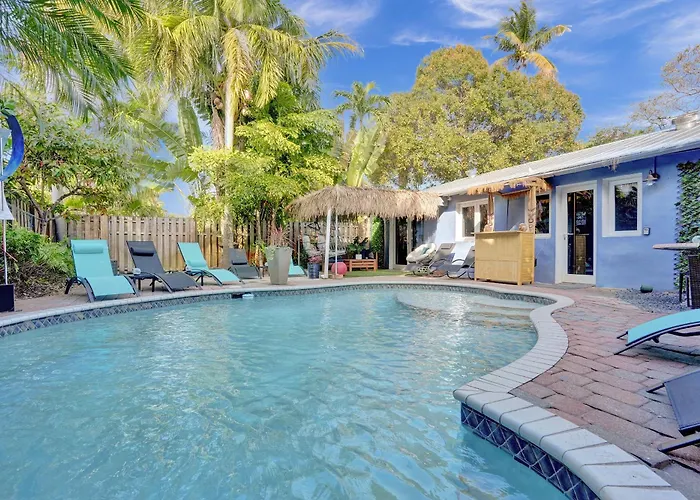 Kiki 3 - Men'S Clothing Optional Guest Houses