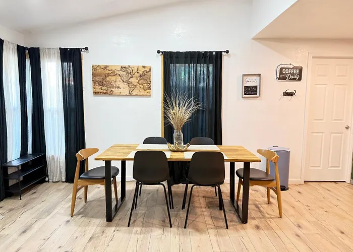Modern Cabin, Near Snow Park, 3.5 Miles To Snp!