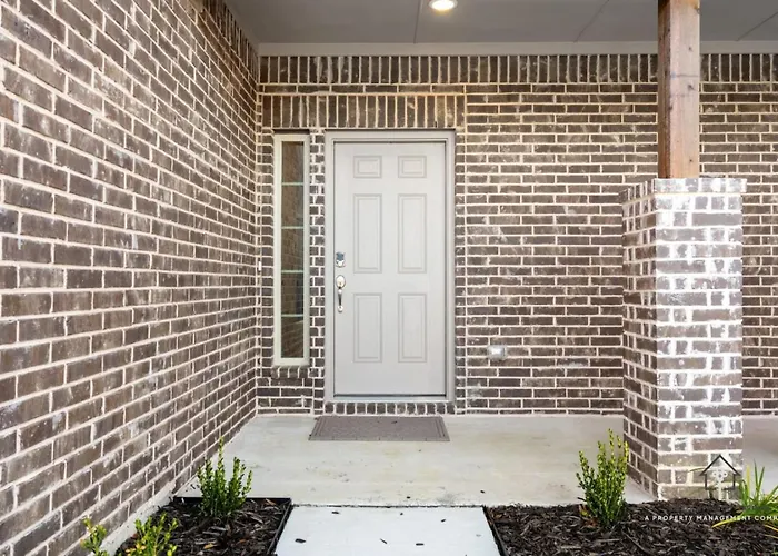 New Build In Prime Location Close To Unt Twu And Dt Denton