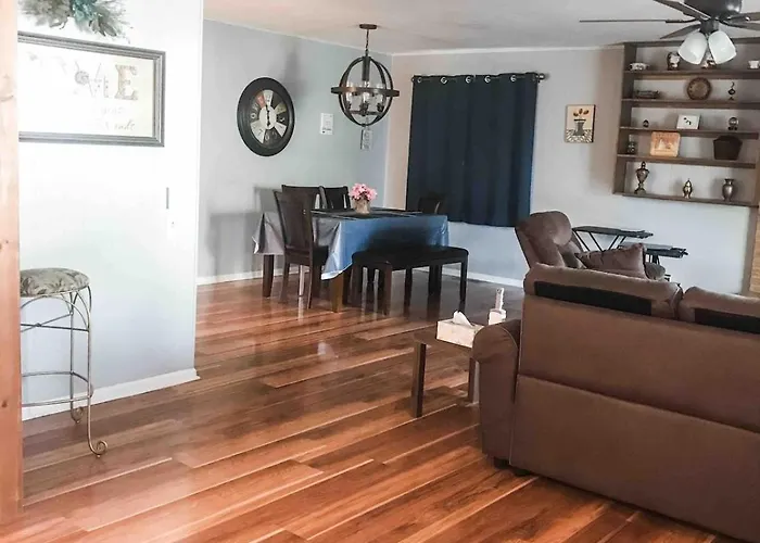 Entire House In The Heart Of Nw Ar With Office Space