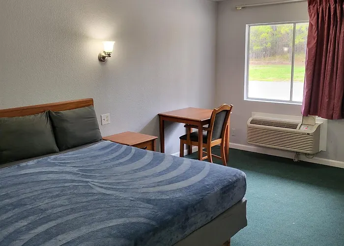 King Bed Hotel Studio 238