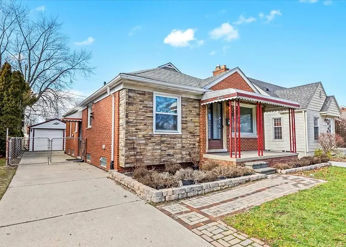 Newly Renovated 4 Bedroom 2 Bath Downtown Dearborn