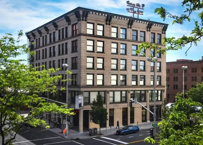 Urban Soho Suite In The Heart Of Downtown