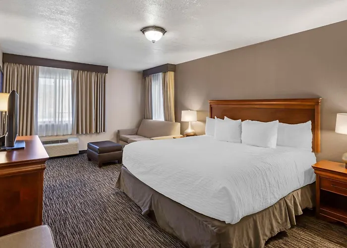 Best Western Plus Landmark Inn