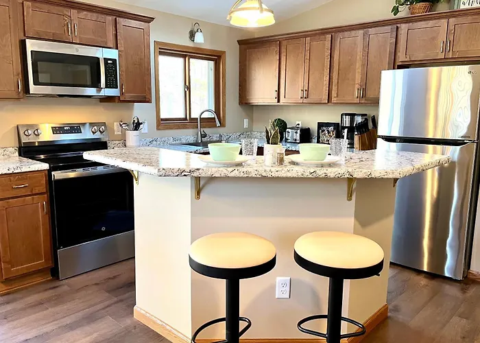 Valley View Home With Game Room, & Exclusive Beach & Pool Access