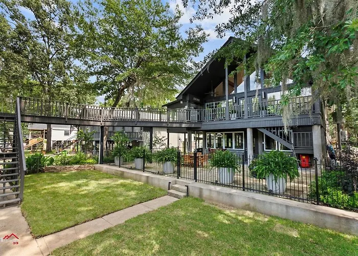 Grand Mamou At Caddo Lake