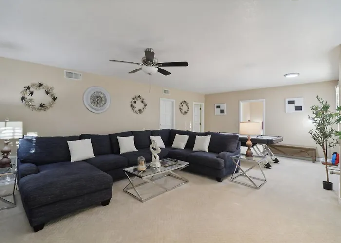 Entire Private Villa With 5 Bedrooms, 4 Baths, Garage, Mountain View Near Winery In Fallbrook, Available Now
