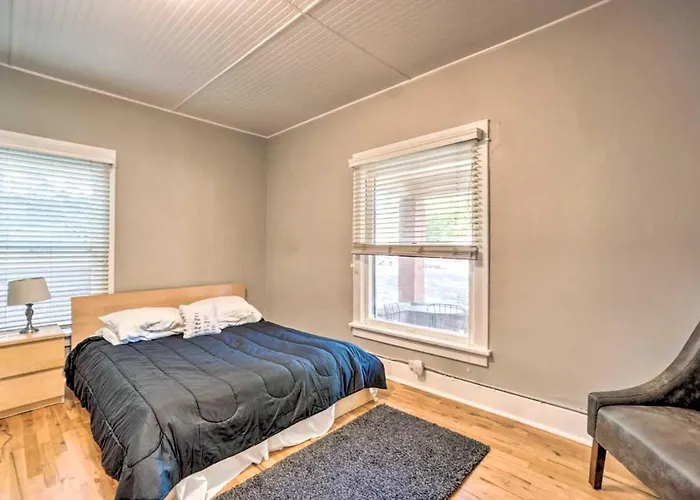 Historic Redstone W/ Large Backyard, Walk To Csu!