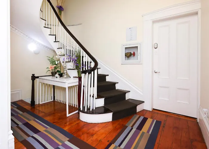 Charming & Stylish Studio On Beacon Hill #6