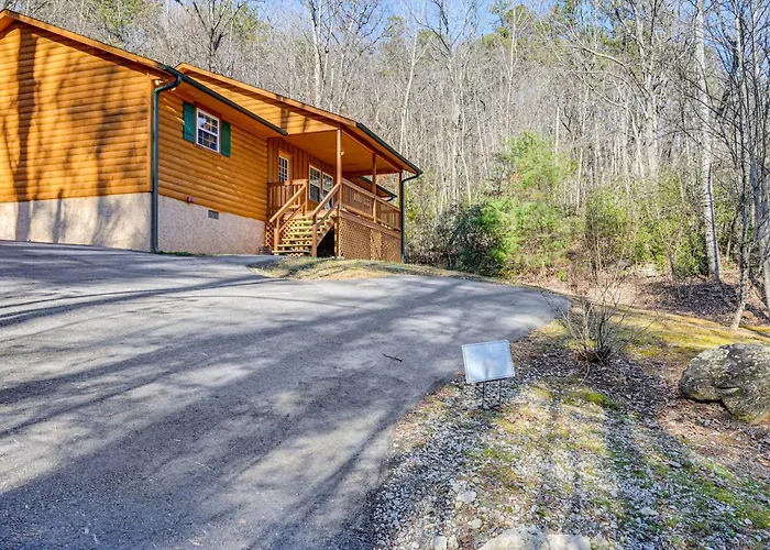 8 Mi To Chattooga River: Pet-Friendly Mtn Cabin