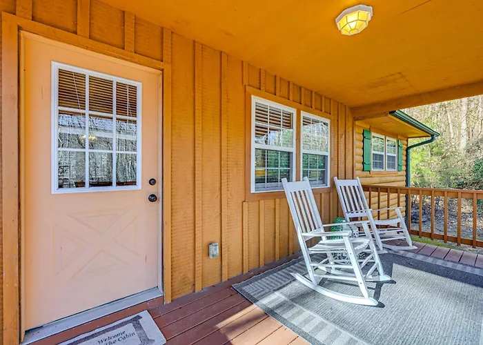 8 Mi To Chattooga River: Pet-Friendly Mtn Cabin