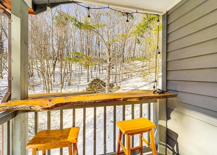 Boone Hideaway W/ Deck, Grill & Hot Tub!