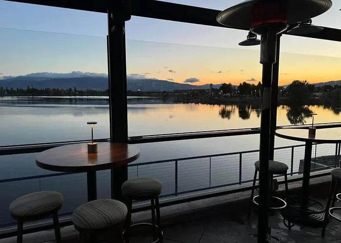 Sparks Marina 2Br - Waterfront Views & Jacuzzi