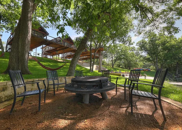 Treetop River Cabins On The Guadalupe River