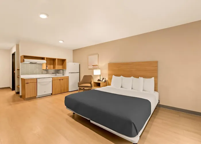 Livaway Suites Nashville-Smyrna