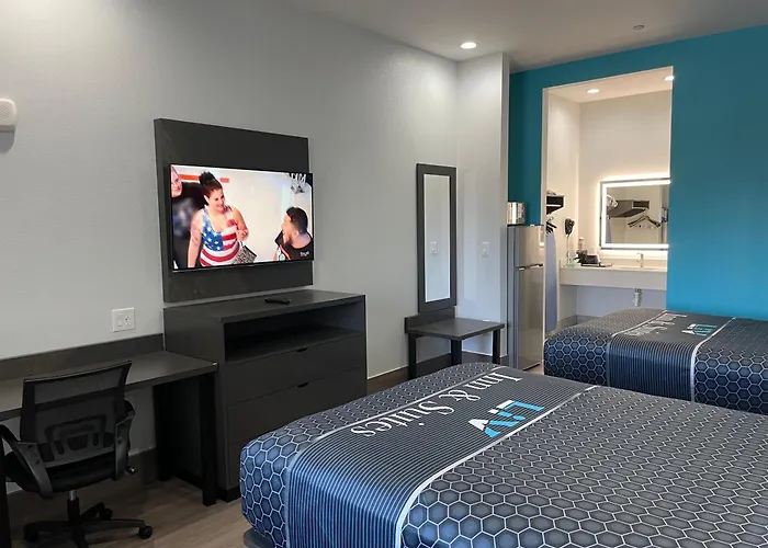 Liv Inn & Suites Houston